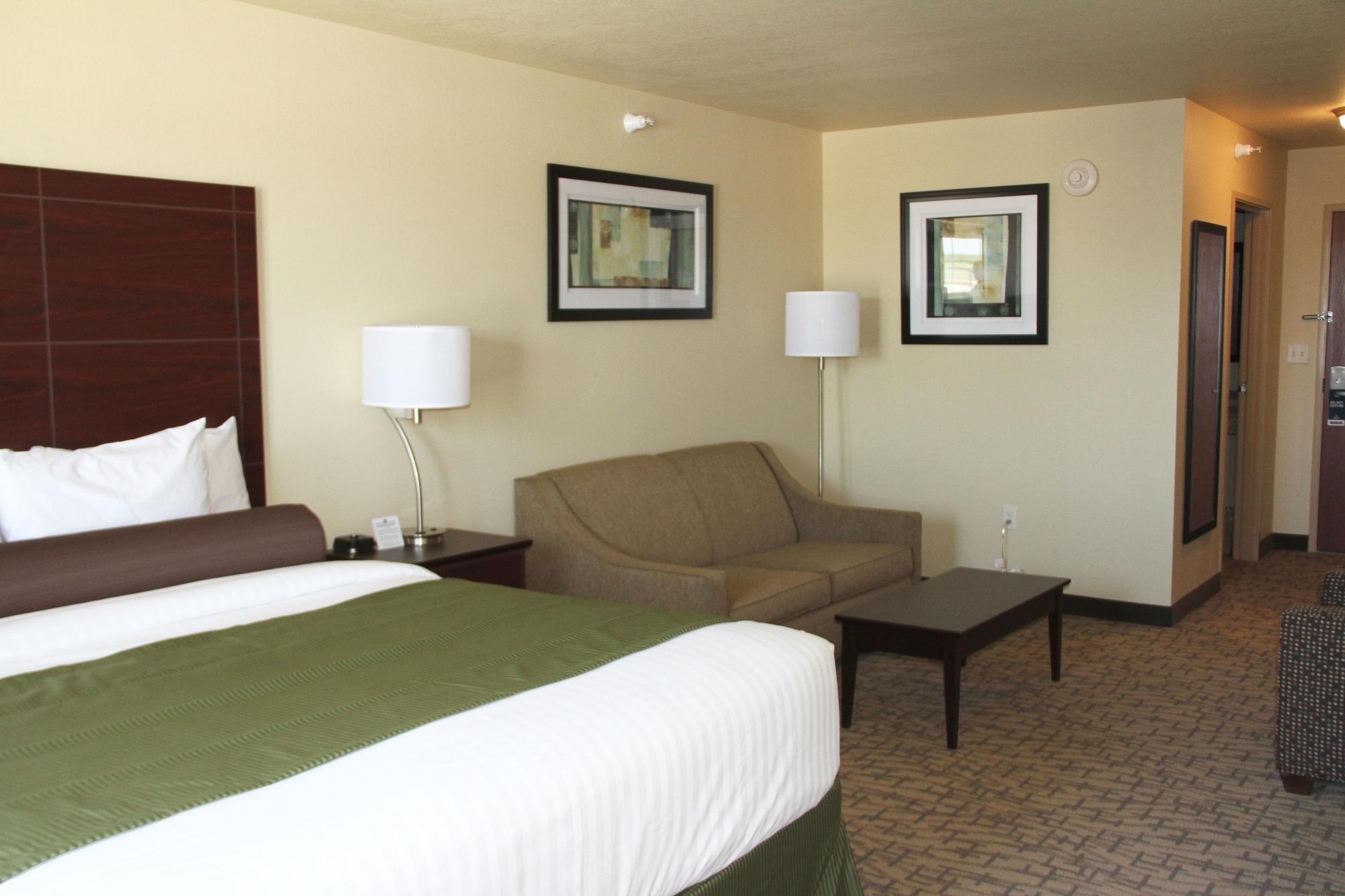 Cobblestone Hotel & Suites - Devils Lake Exterior photo