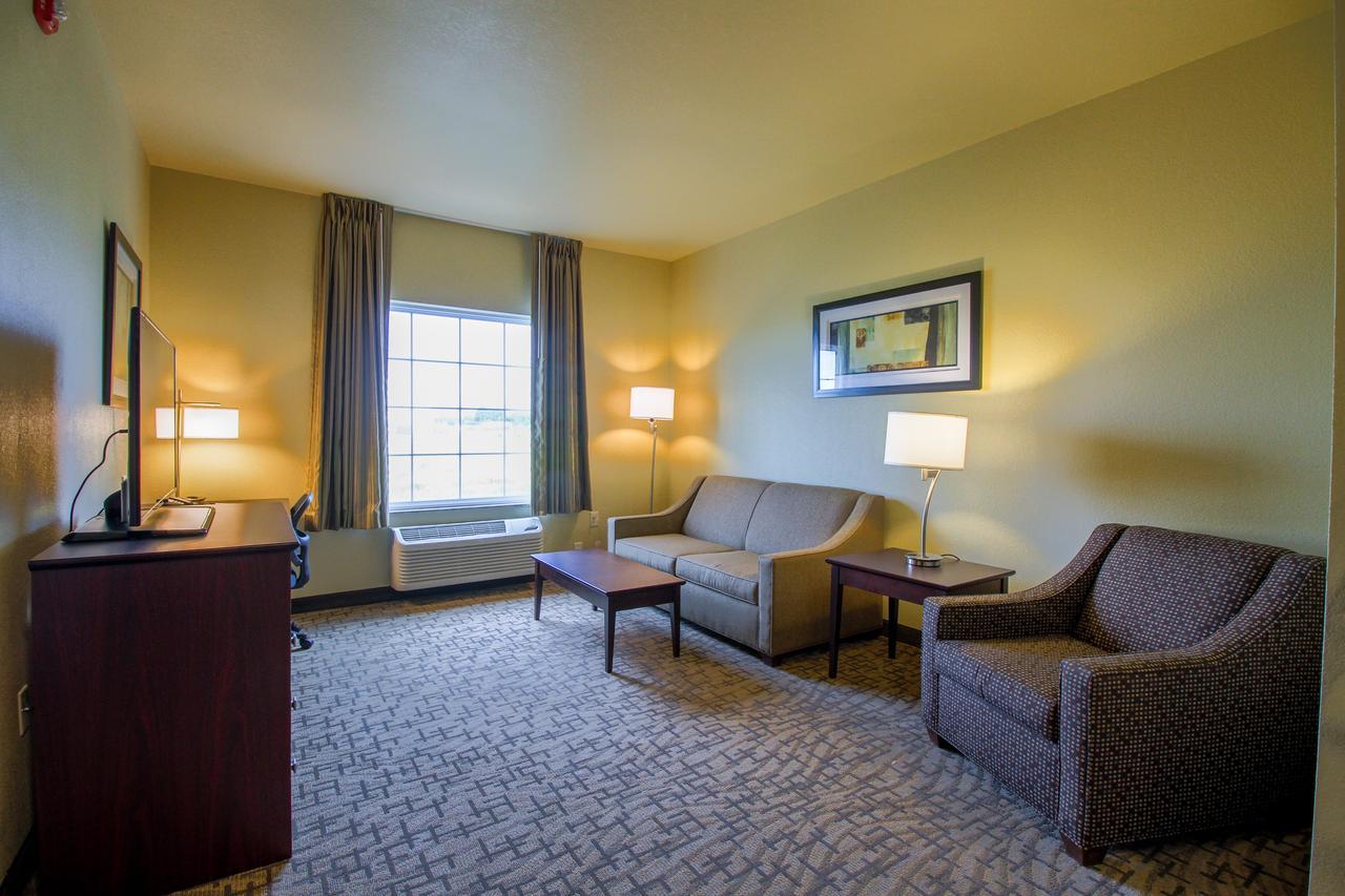 Cobblestone Hotel & Suites - Devils Lake Exterior photo
