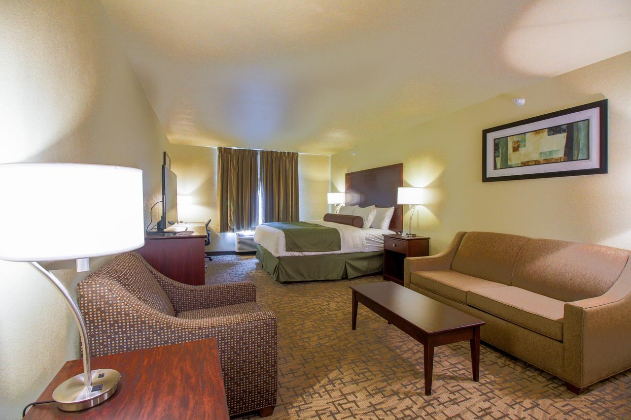 Cobblestone Hotel & Suites - Devils Lake Exterior photo