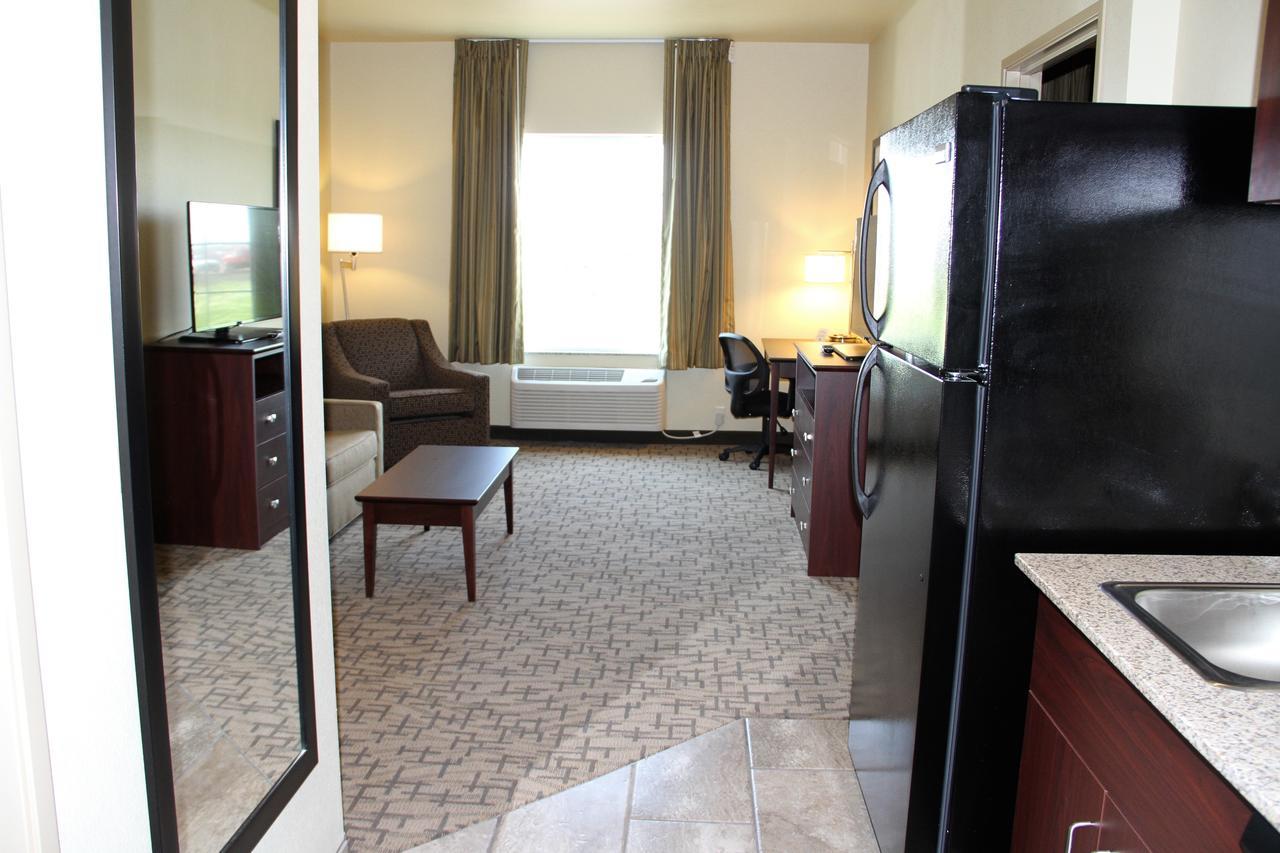 Cobblestone Hotel & Suites - Devils Lake Exterior photo