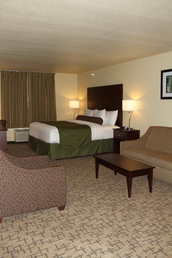 Cobblestone Hotel & Suites - Devils Lake Exterior photo